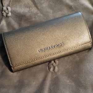 Beautiful silver gray Michael Kors wallet